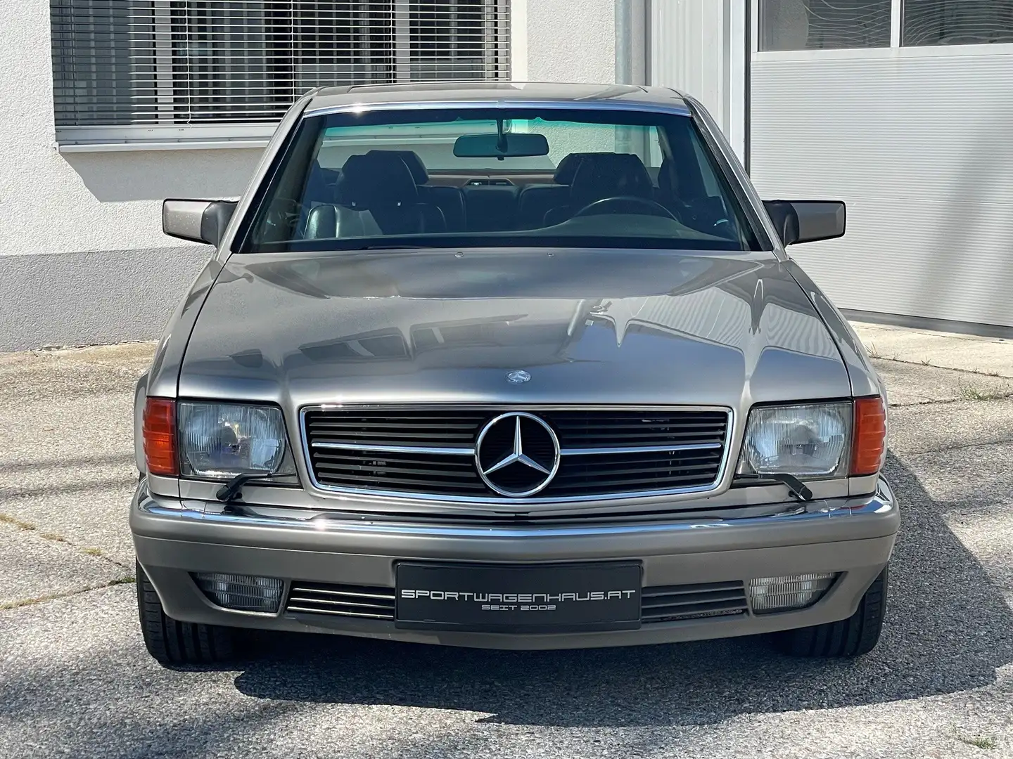 Mercedes-Benz 560 560 SEC Coupé Aut. 300PS ohne KAT Gold - 2