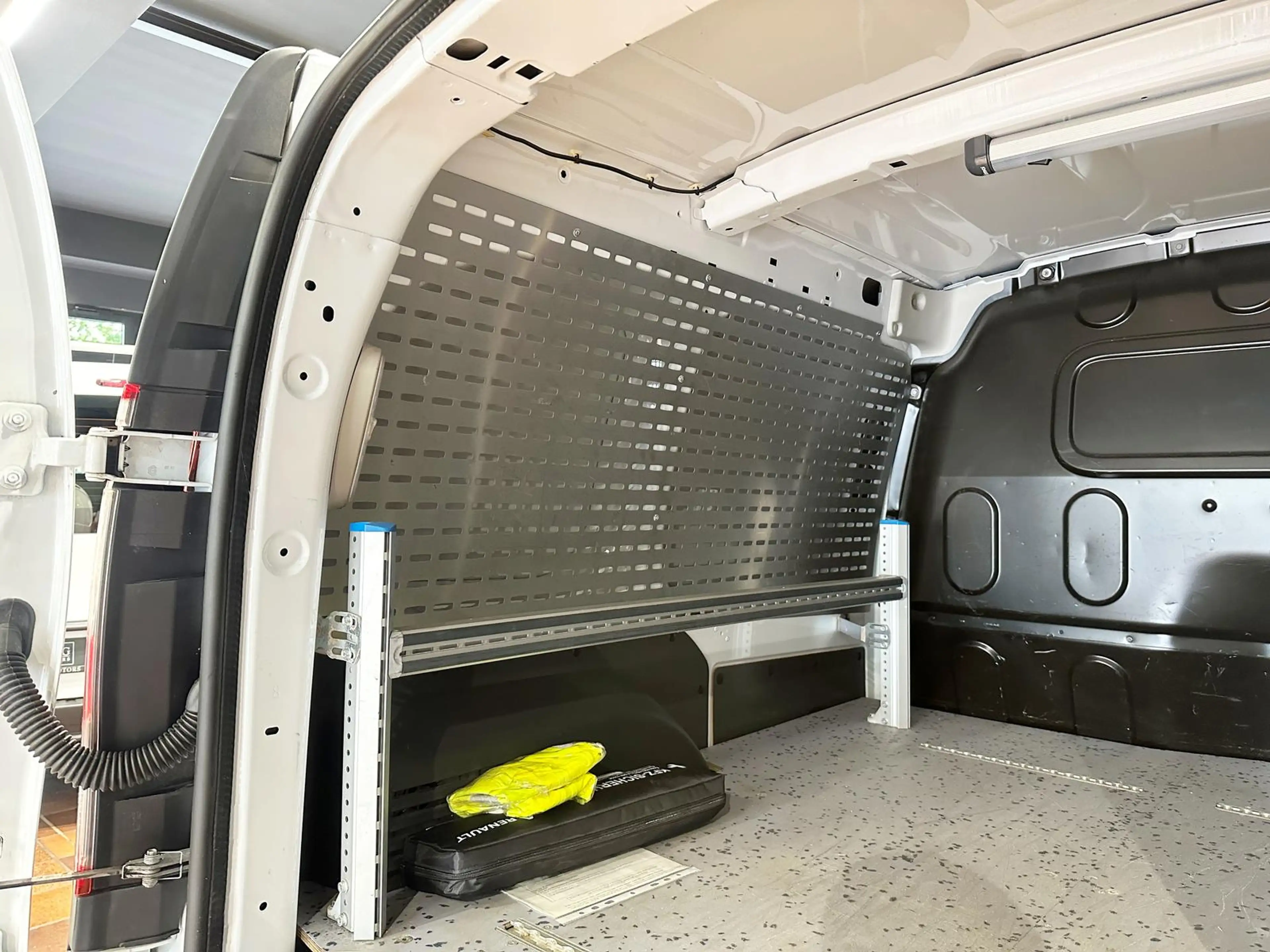Renault Kangoo RAPID EXTRA ENERGY AC SORTIMO-WERKSTATTAUSBAU+DACH — photo 10