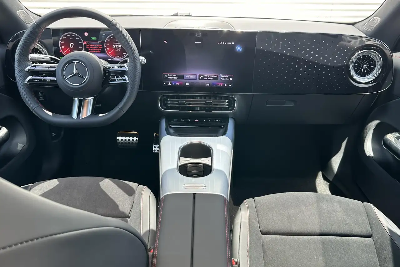Mercedes-Benz CLA 2026 — фото 12