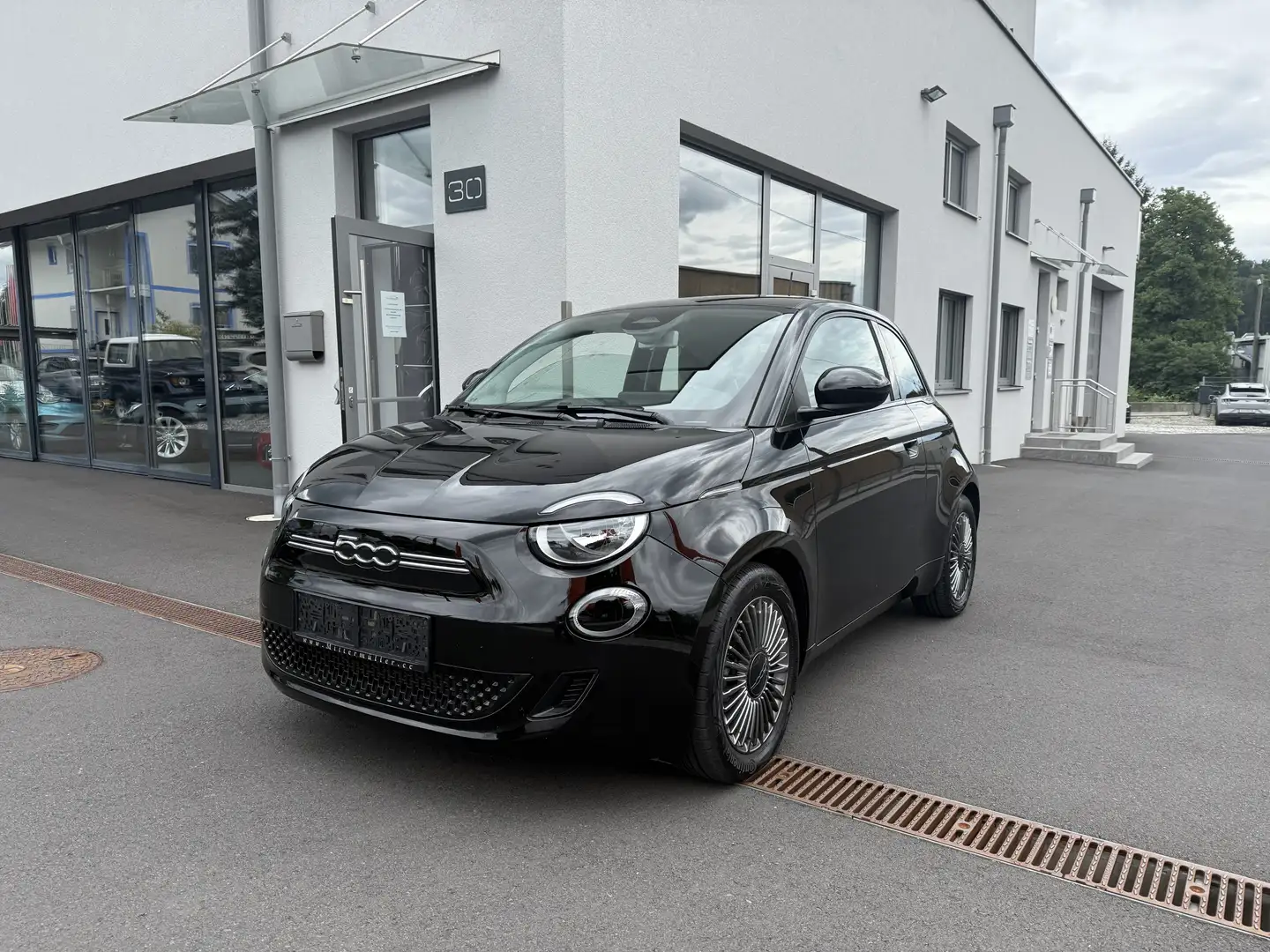Fiat 500 Elektro Icon 42 kWh CCS 3 phasig KFZ 586 Schwarz - 2