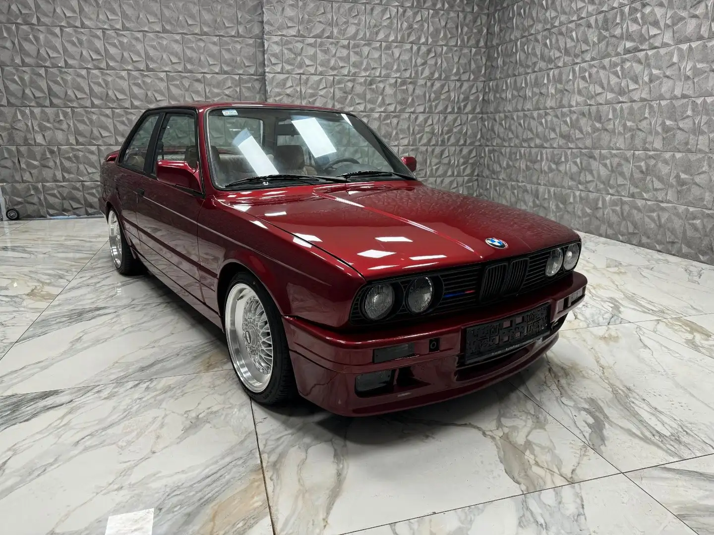 BMW 318 i Червоний - 1