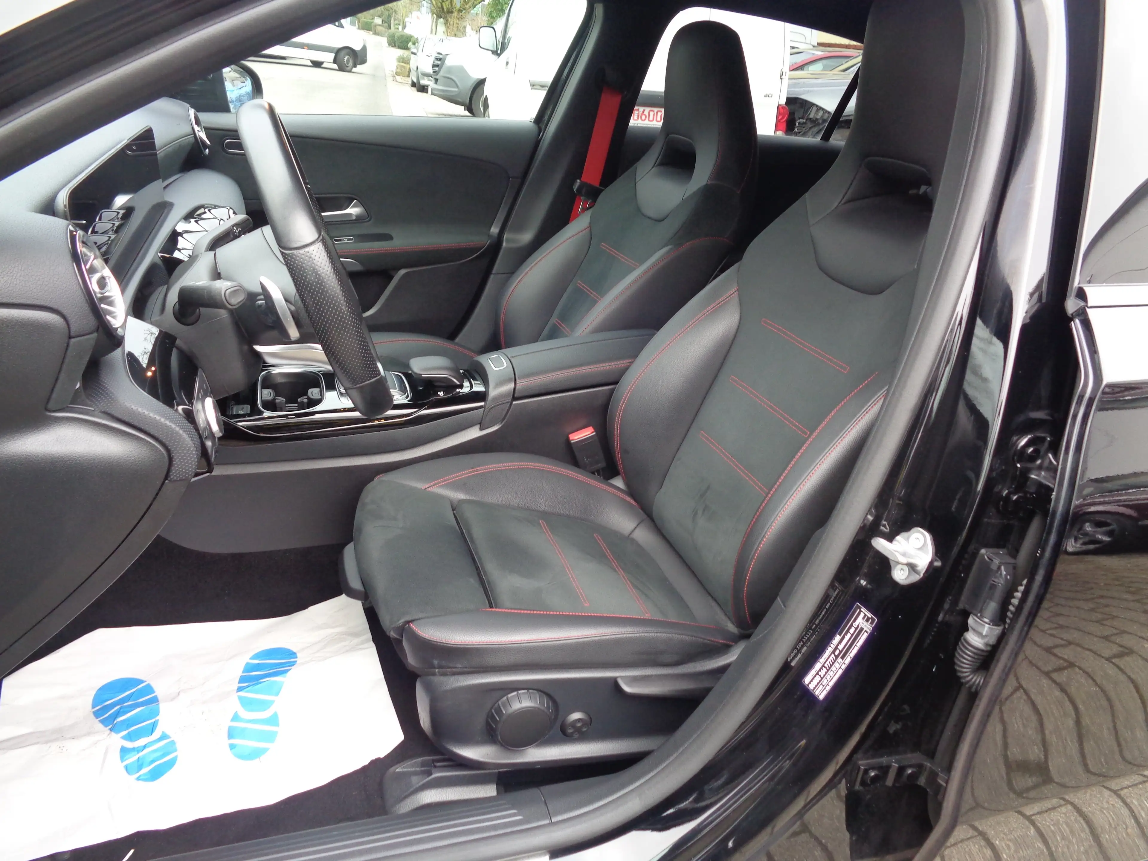 Mercedes-Benz A 35 AMG A 35 AMG 4Matic — photo 9