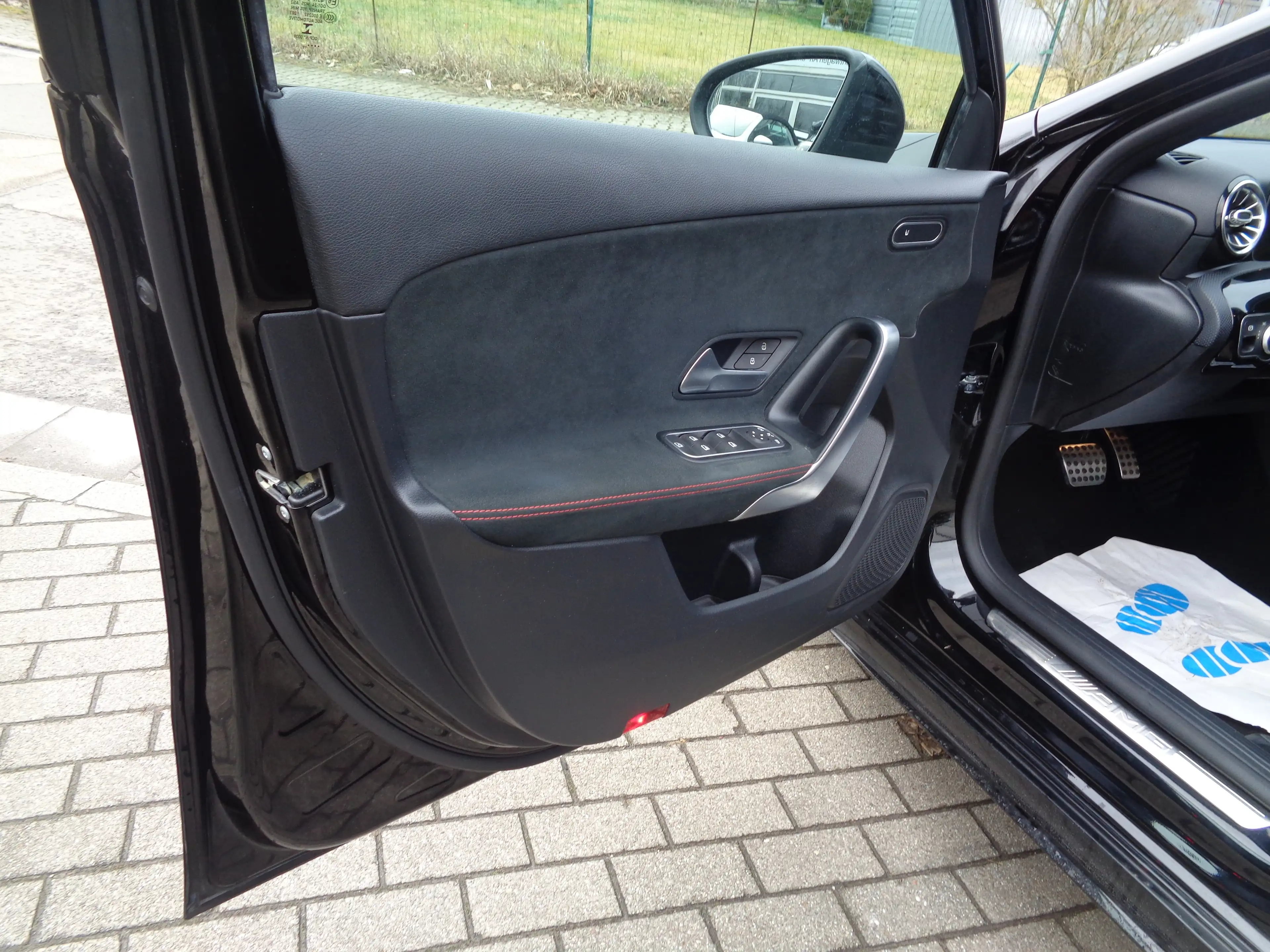 Mercedes-Benz A 35 AMG A 35 AMG 4Matic — photo 10