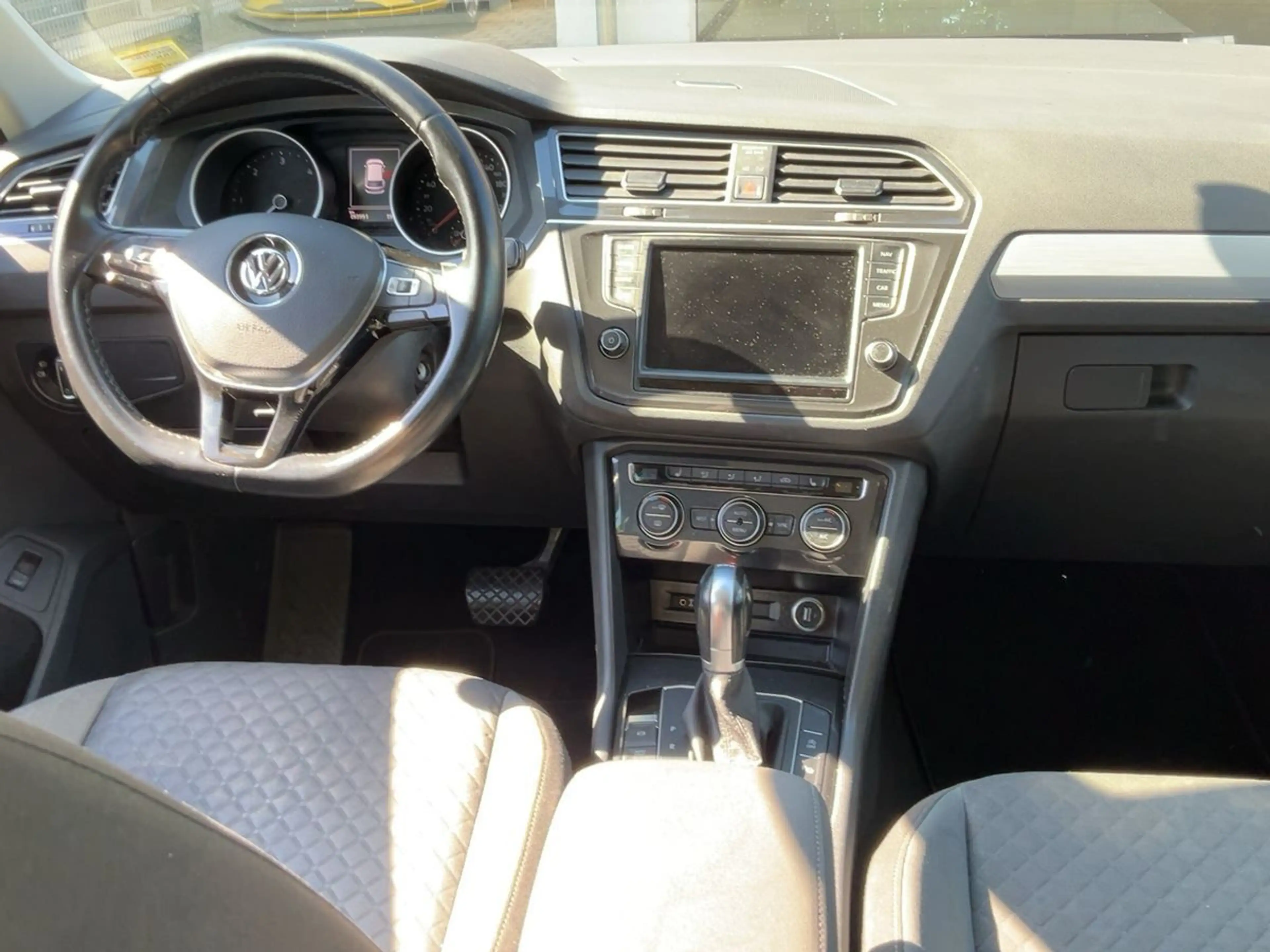 Volkswagen Tiguan 2.0 Tdi 4M ACC/LED/KAMERA/AUT/NAVI/AHK — photo 5