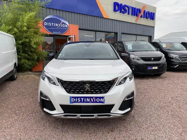 Peugeot 3008 view 3