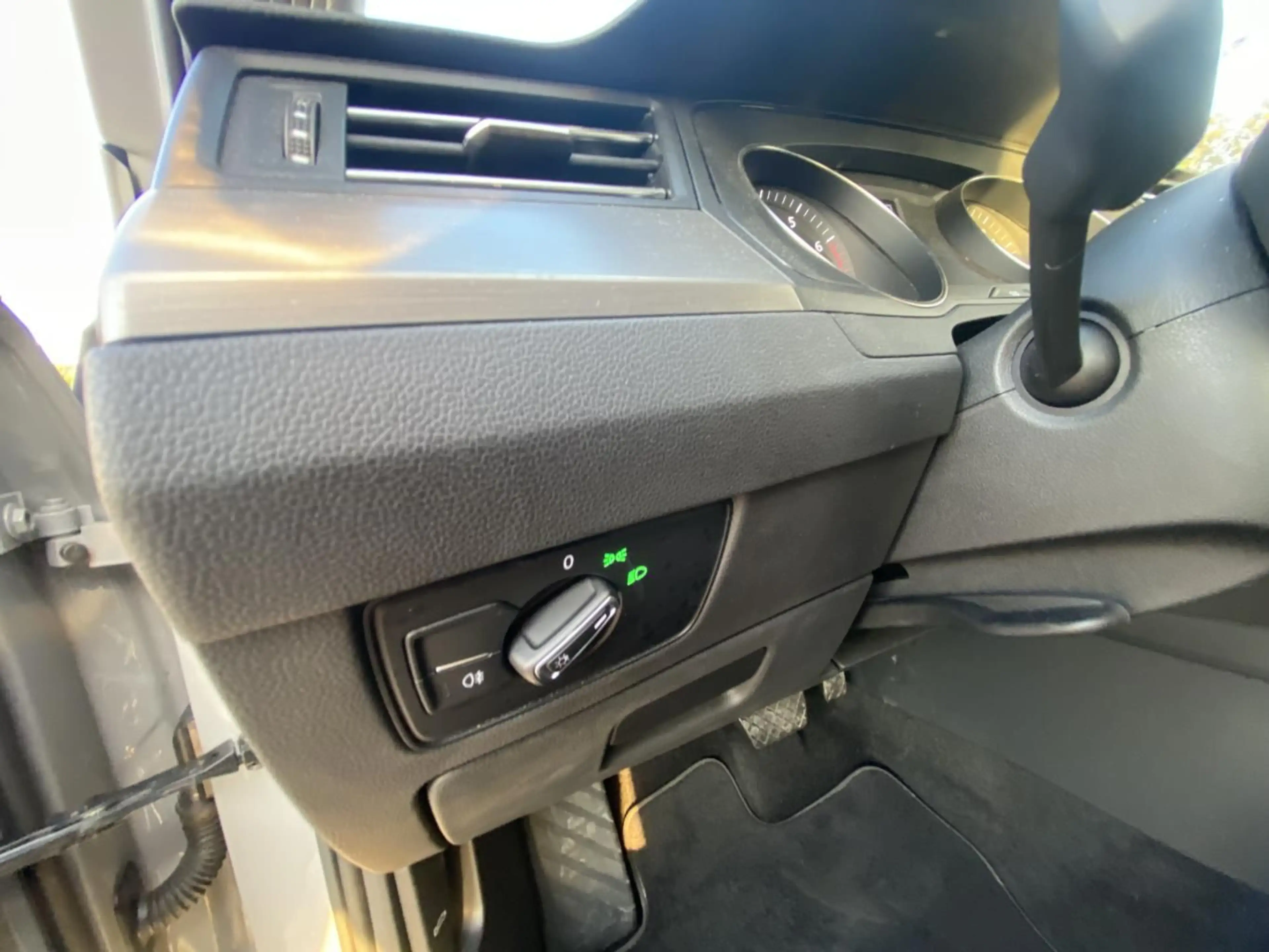 Volkswagen Passat Variant 1.5 TSI DSG CONCEPTLINE AHK+APP-C — photo 10