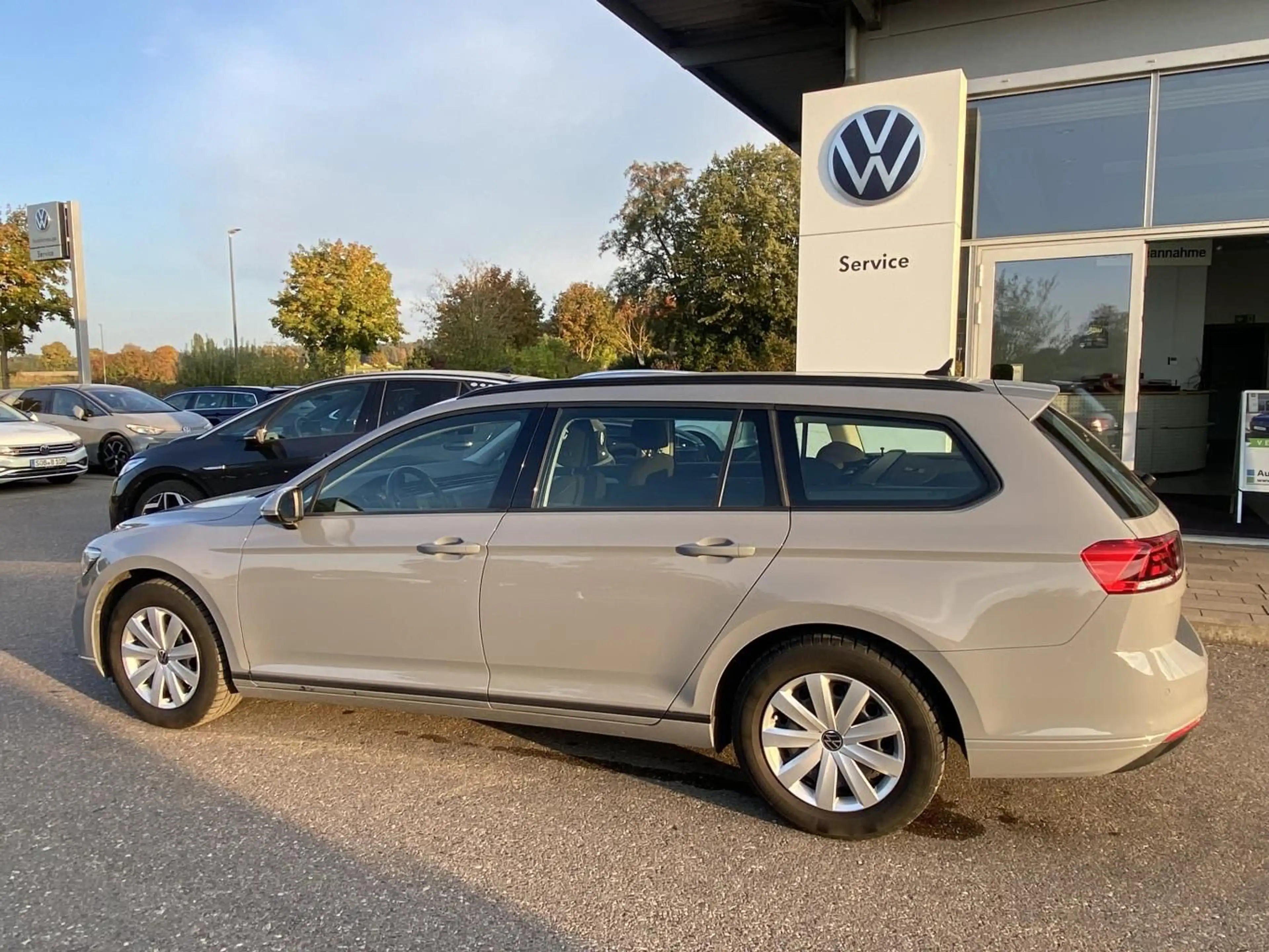 Volkswagen Passat Variant 1.5 TSI DSG CONCEPTLINE AHK+APP-C — photo 3