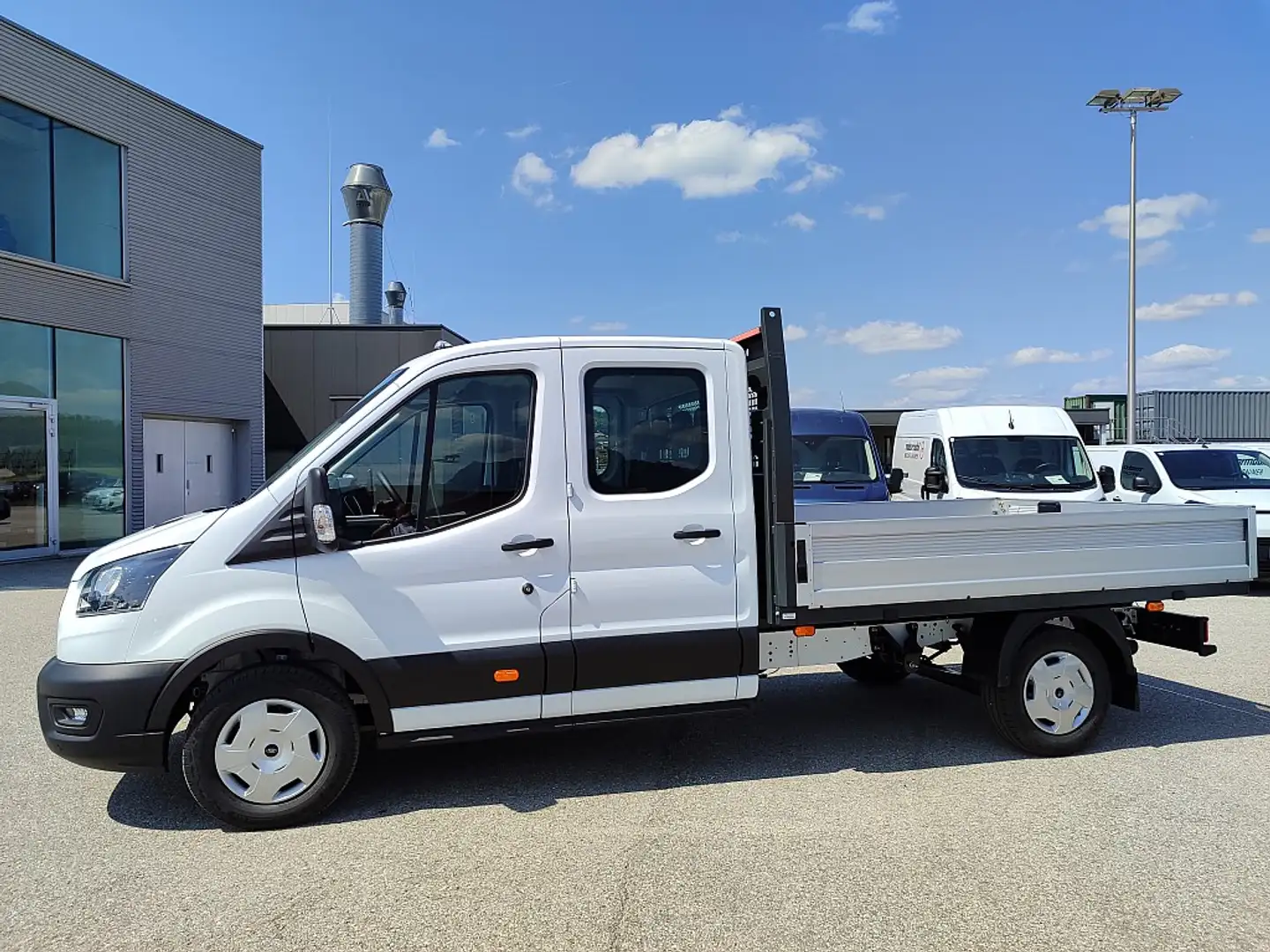 Ford Transit Pritsche 2,0 EcoBlue  L2H1 350 Trend Weiß - 2