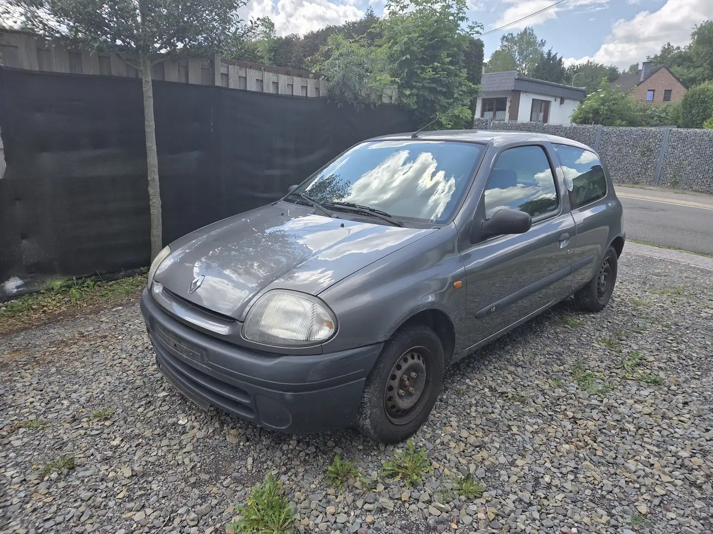 Renault Clio 1.2i Gris - 1
