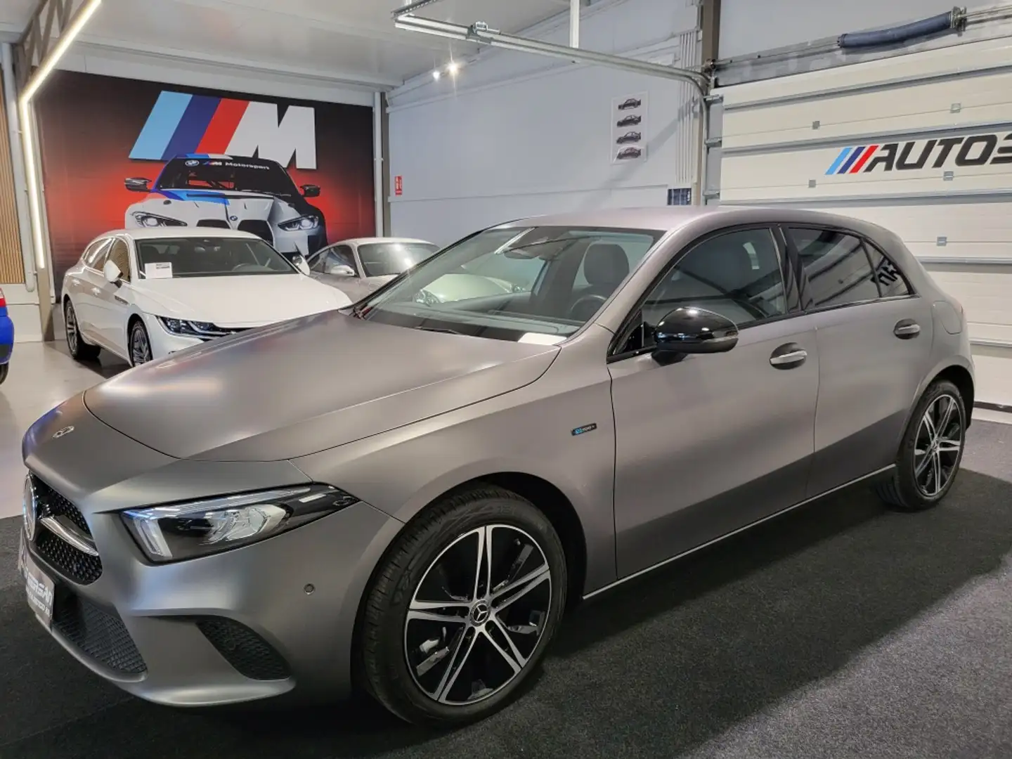 Mercedes-Benz A 250 250e 8G-DCT Gris - 1