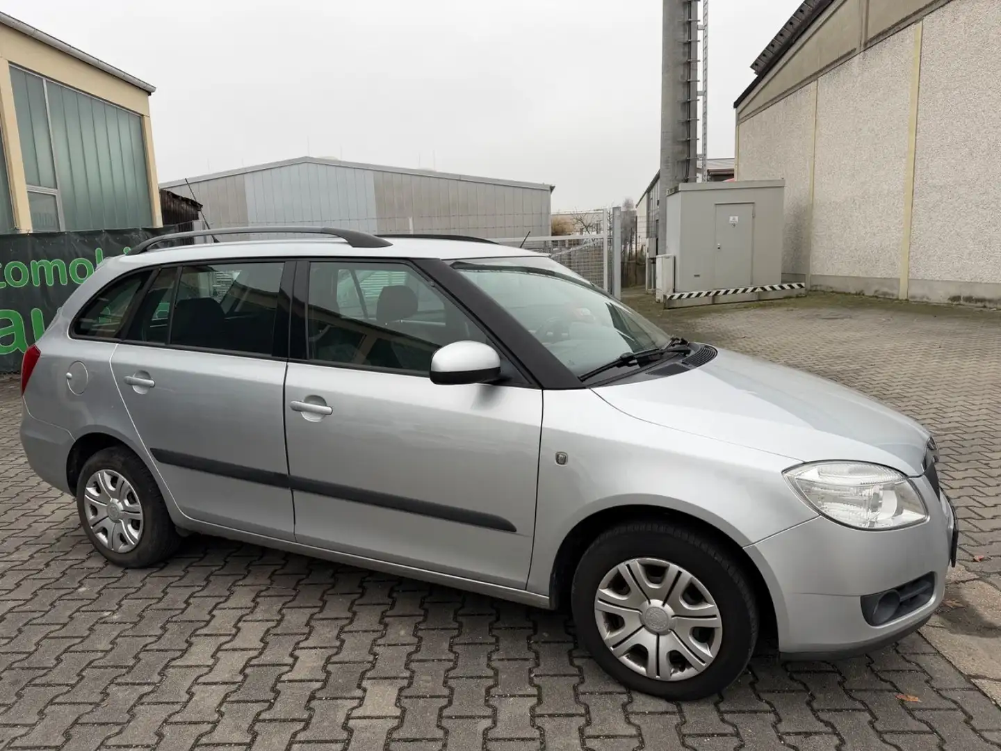 Skoda Fabia Combi 1.2 Ambiente°AHK°KLIMA°2.HAND Silber - 1