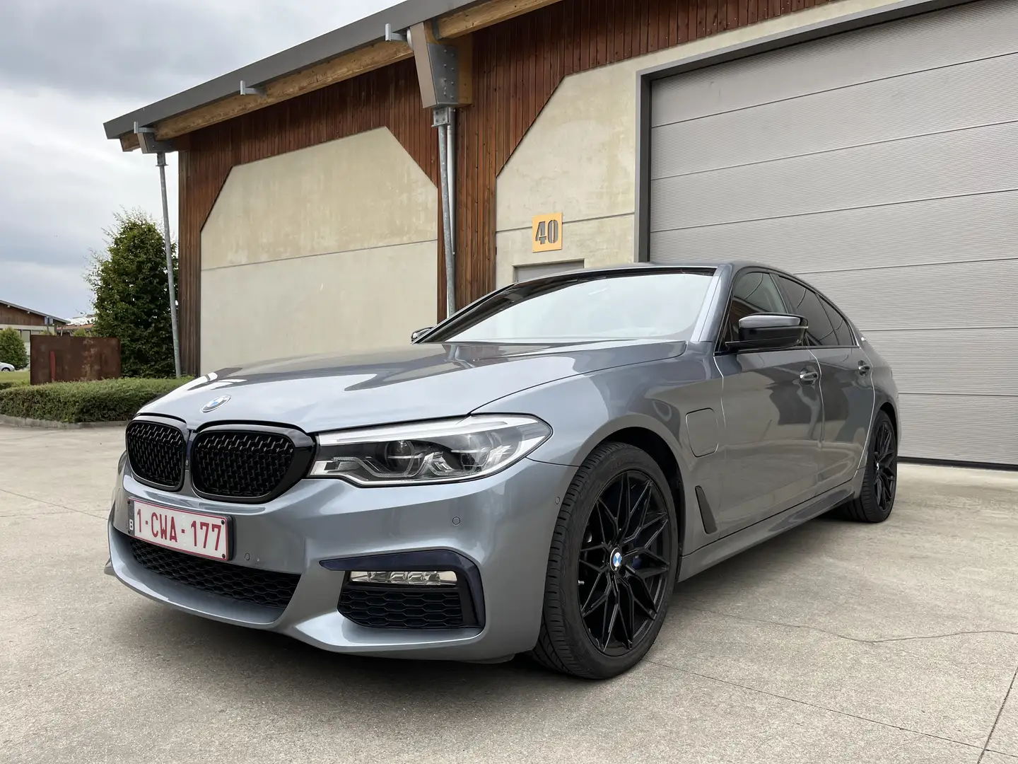 BMW 530 2j BMW garantie, M-pakket, open dak, 360 camera Gris - 2