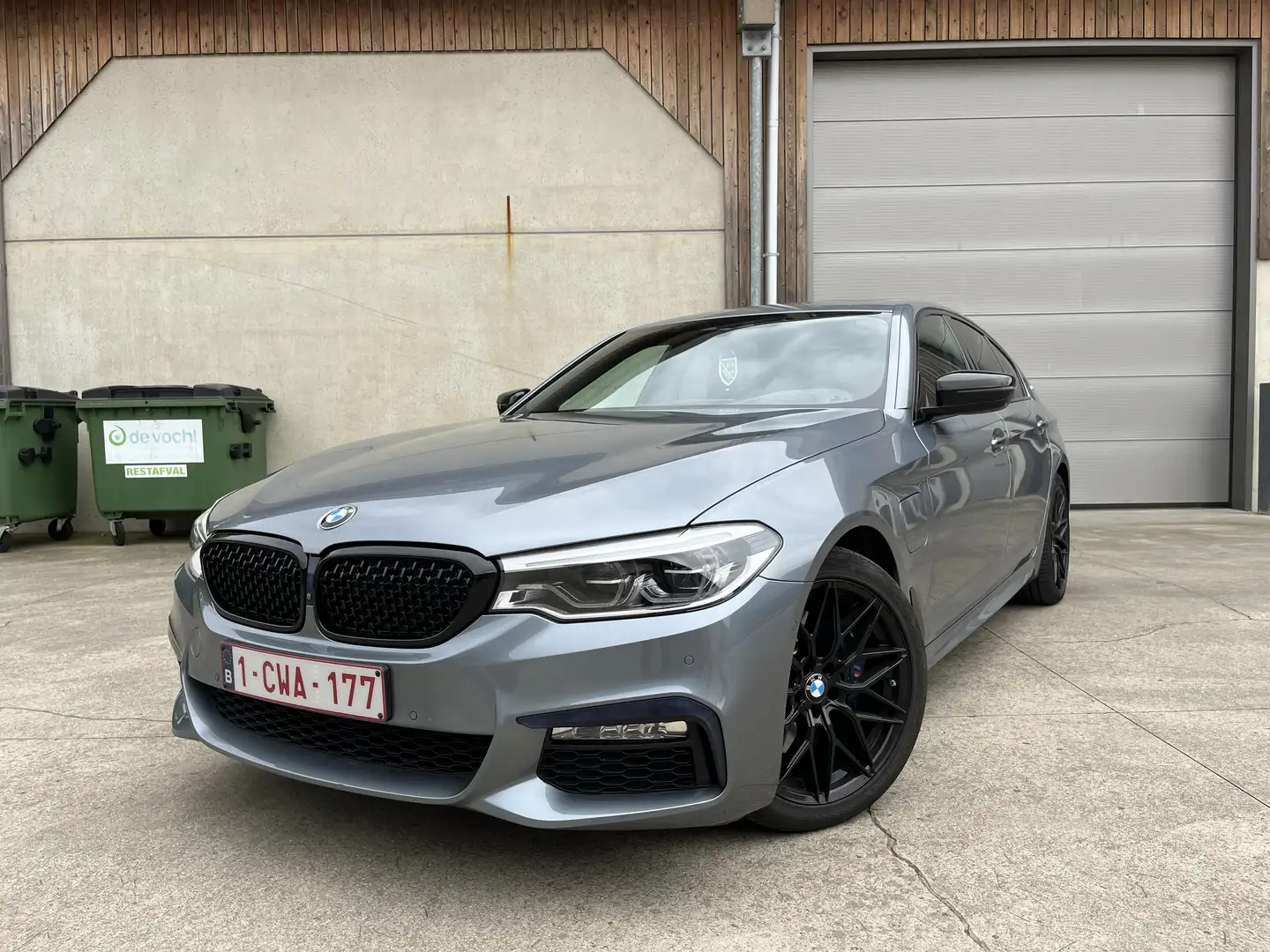 BMW 530 2j BMW garantie, M-pakket, open dak, 360 camera Gris - 1