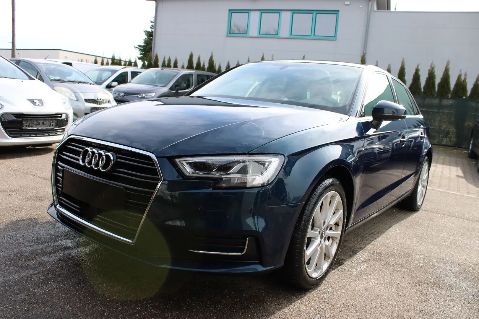 Audi A3 30 g-tron S tronic  Sportback Bleu - 1