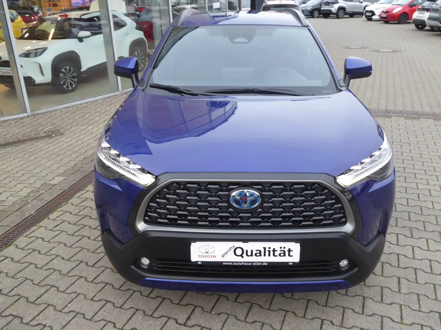Toyota Corolla Cross 2.0H 4x2 Team-D Blau - 2