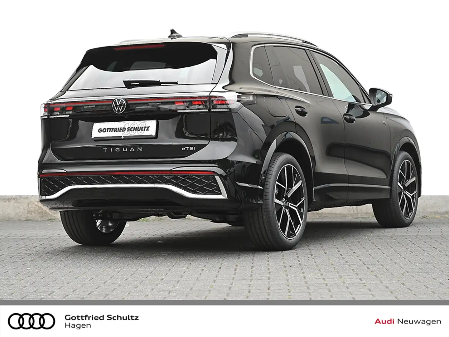 Volkswagen Tiguan R-Line 1 5 eTSI DSG Matrix LED+Pano+AHK Schwarz - 2