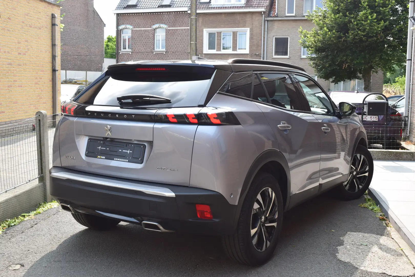 Peugeot 2008 1.2 PureTech GT Line - NAVI / LED / LEDER / 17"ALU Gris - 2