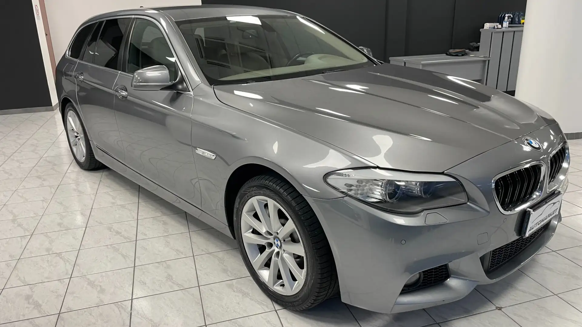 BMW 530 530d Touring Futura Grijs - 2