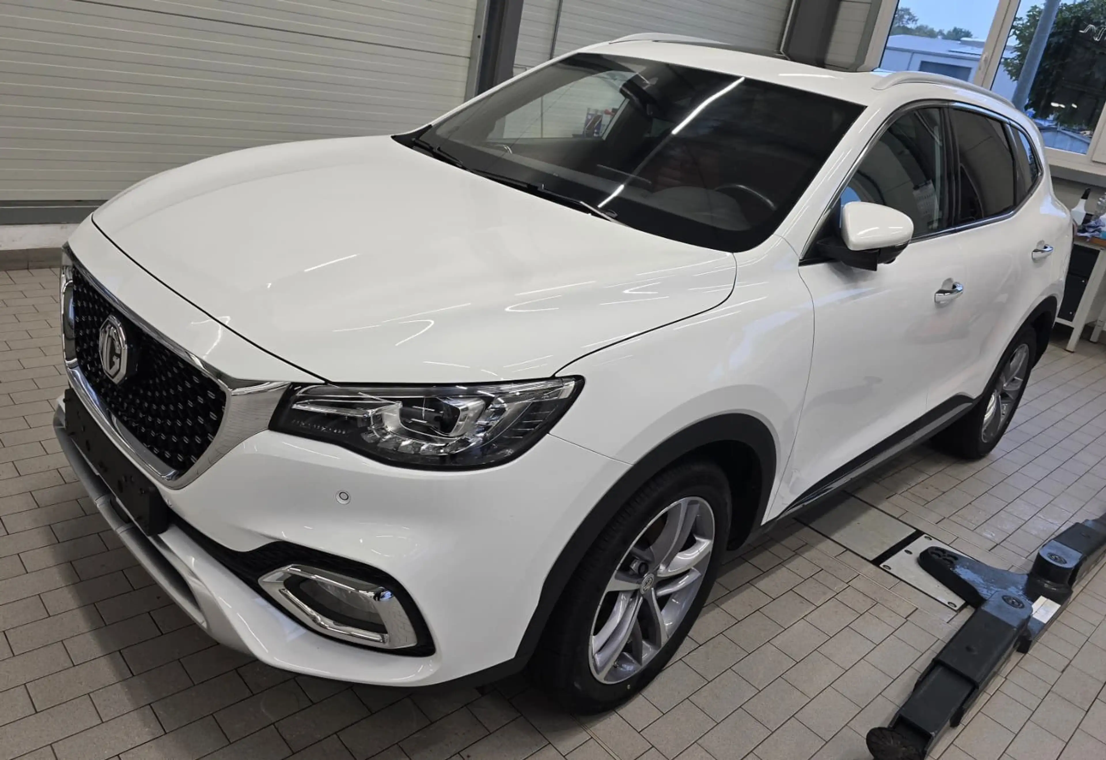 MG EHS Plug In Hybrid Luxury 1.5T AT Automatik