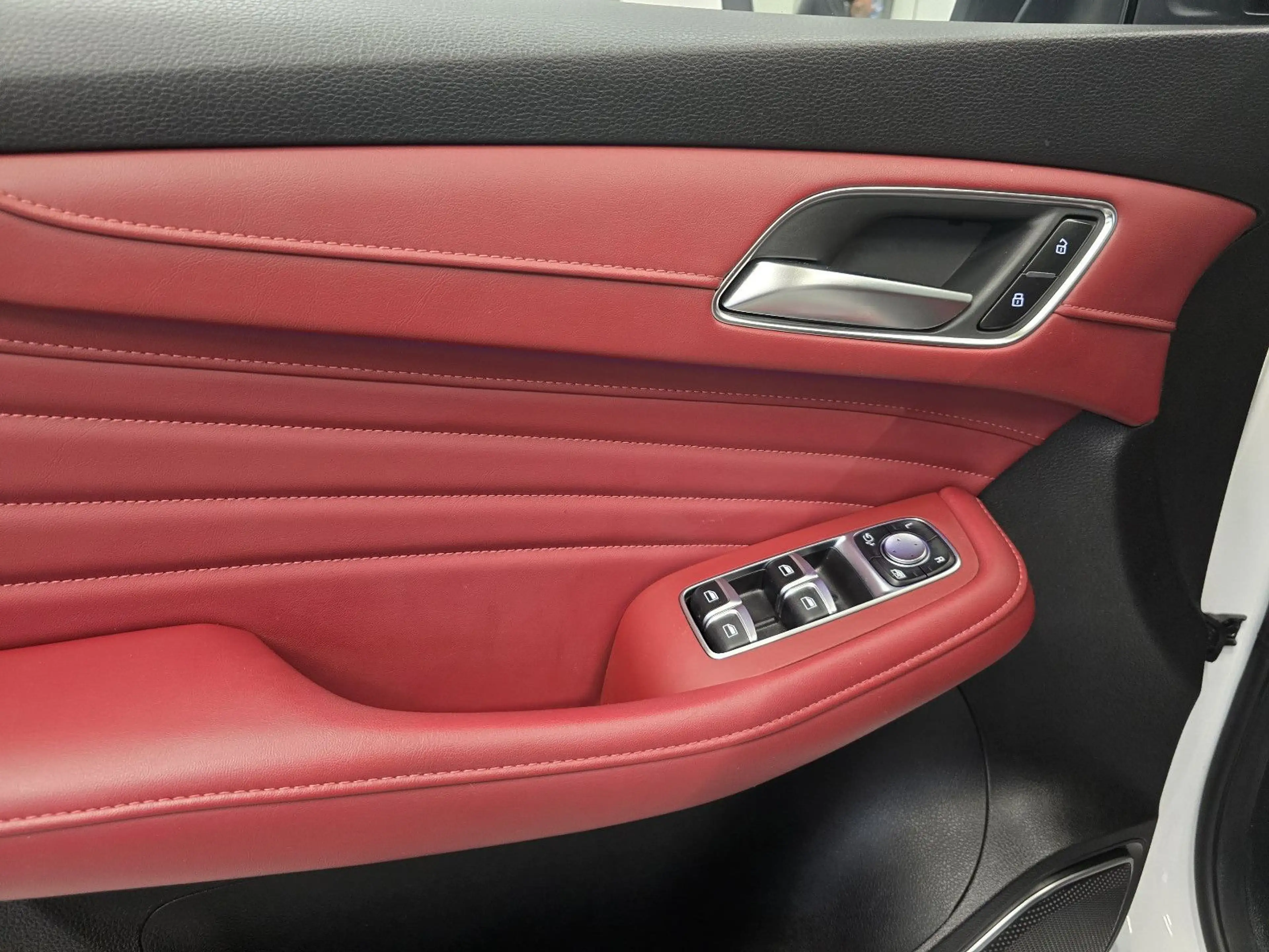 MG EHS Plug In Hybrid Luxury 1.5T AT Automatik — photo 14