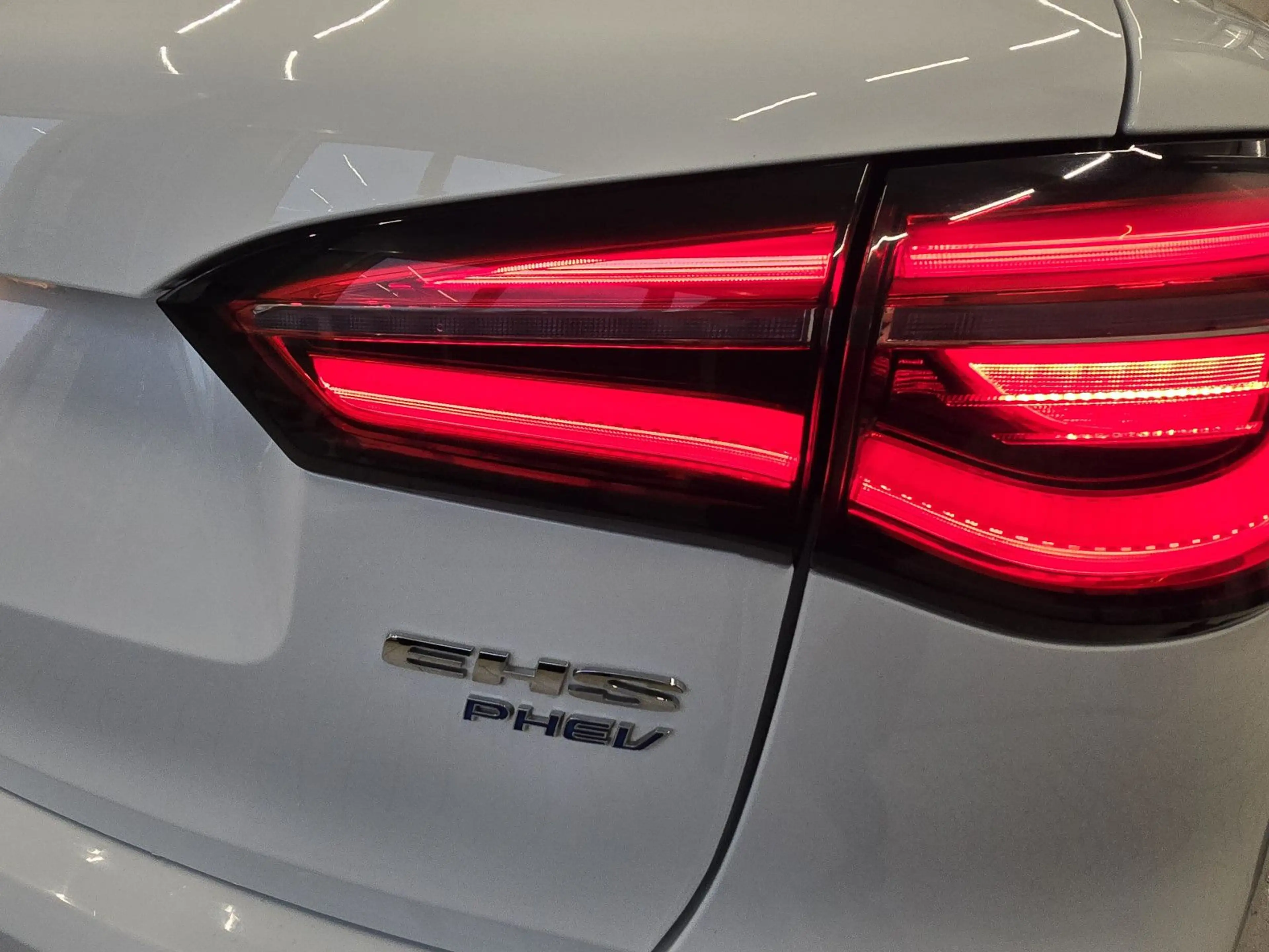 MG EHS Plug In Hybrid Luxury 1.5T AT Automatik — photo 6