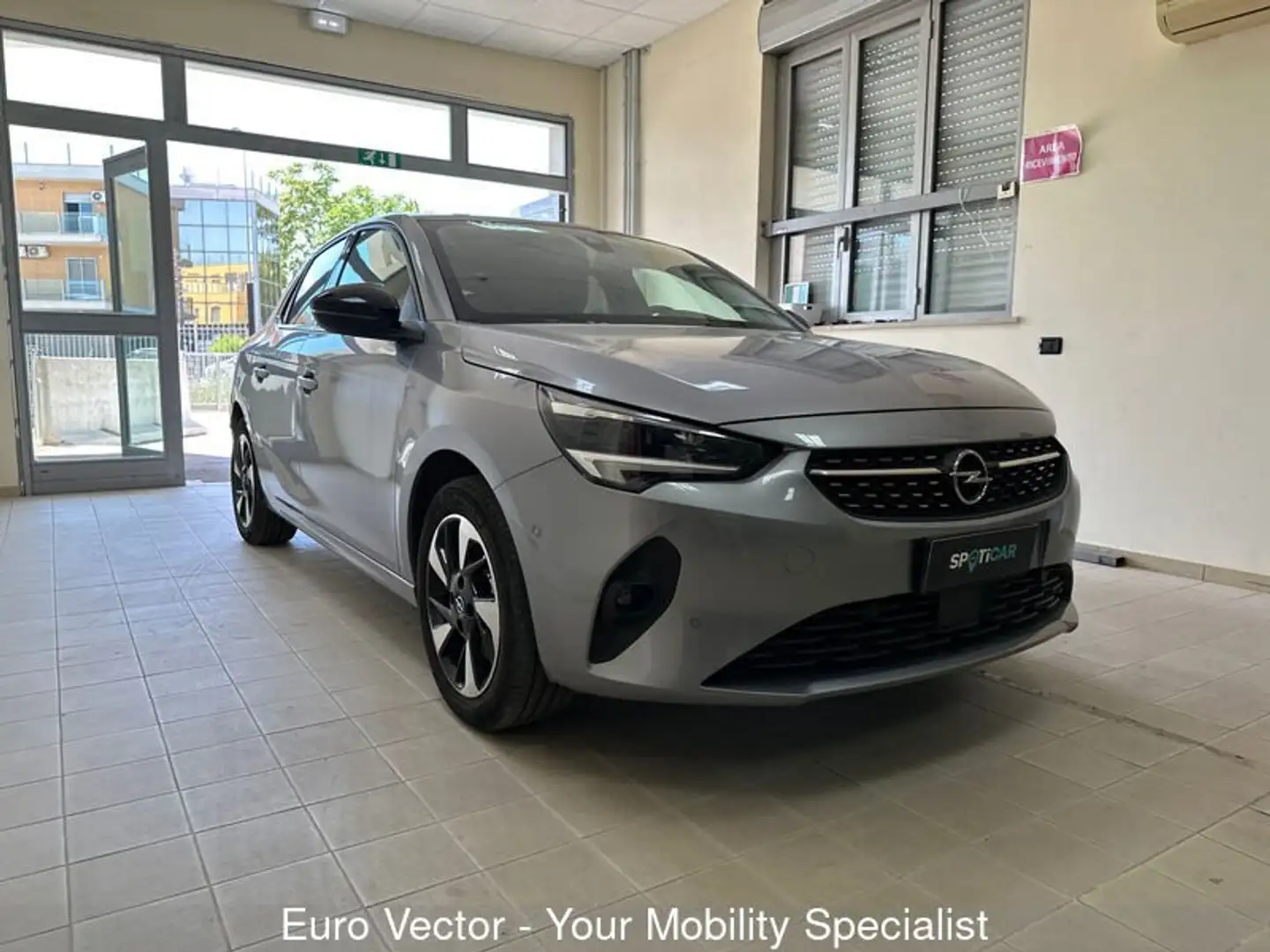 Opel Corsa-e 5 porte Elegance Grigio - 1