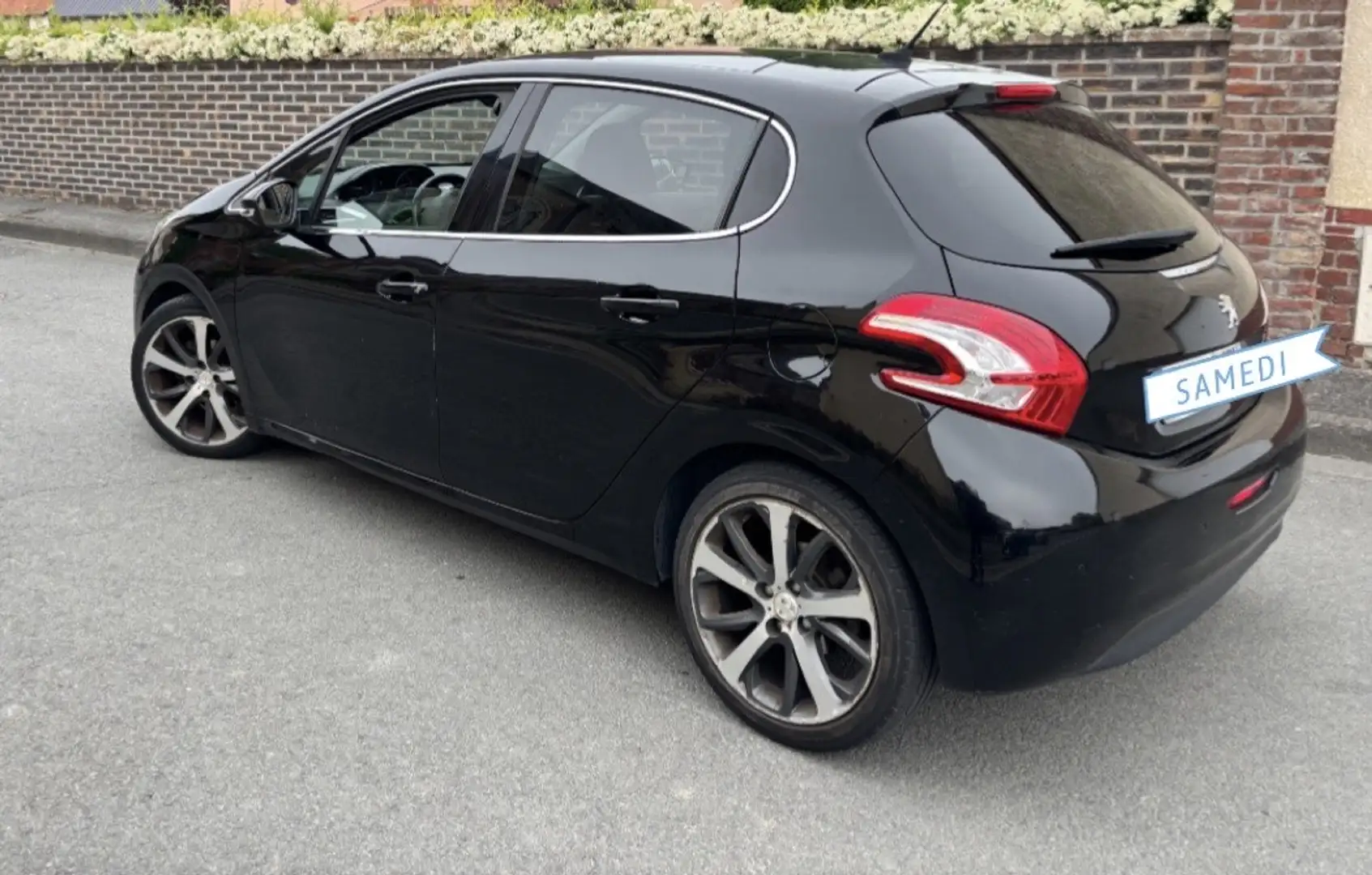 Peugeot 208 1.6 HDi 92ch - 2