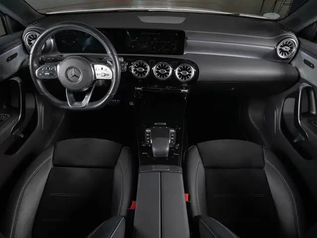 Mercedes-Benz 220 view 15