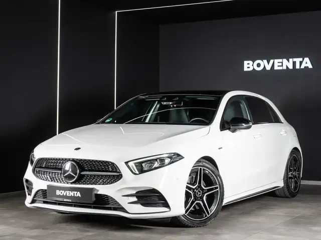 Mercedes-Benz 220 main image