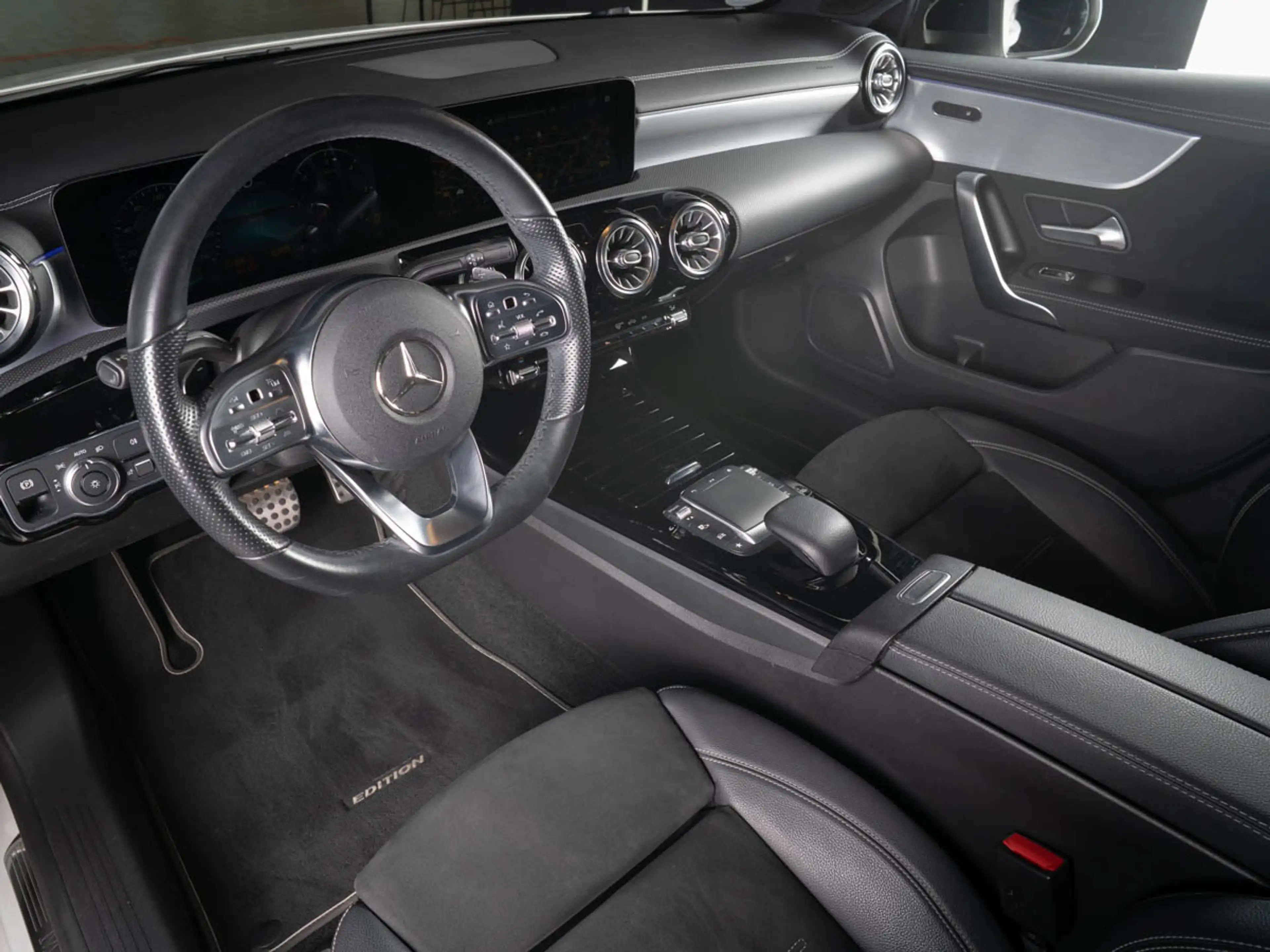 Mercedes-Benz A 220 d AMG 4Matic *NIGHT*APPLE* — photo 11