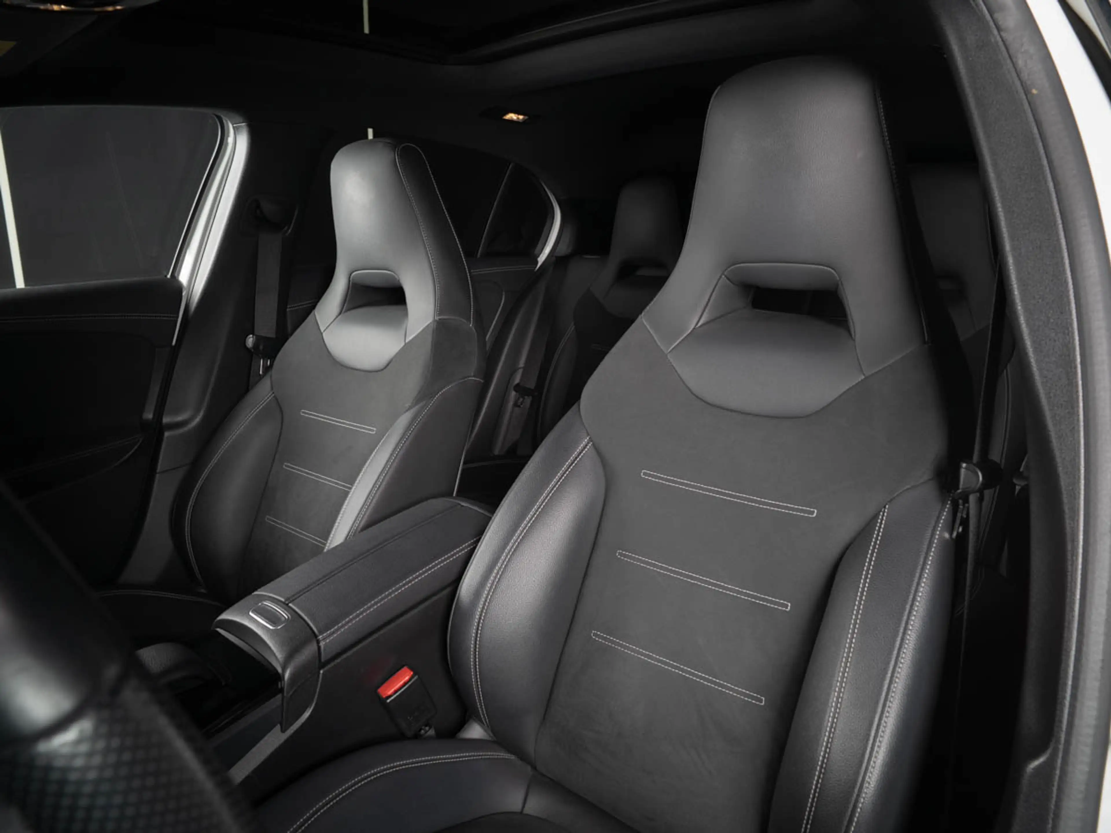 Mercedes-Benz A 220 d AMG 4Matic *NIGHT*APPLE* — photo 12