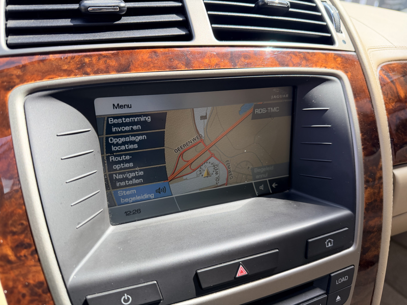 Jaguar XKR 4.2 V8 Convertible — photo 14