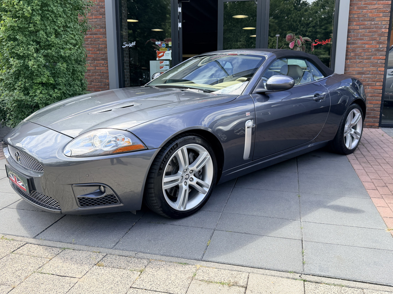 Jaguar XKR 4.2 V8 Convertible — photo 11