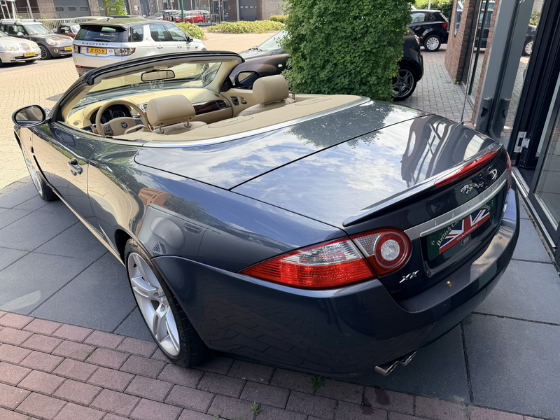 Jaguar XKR 4.2 V8 Convertible — photo 13