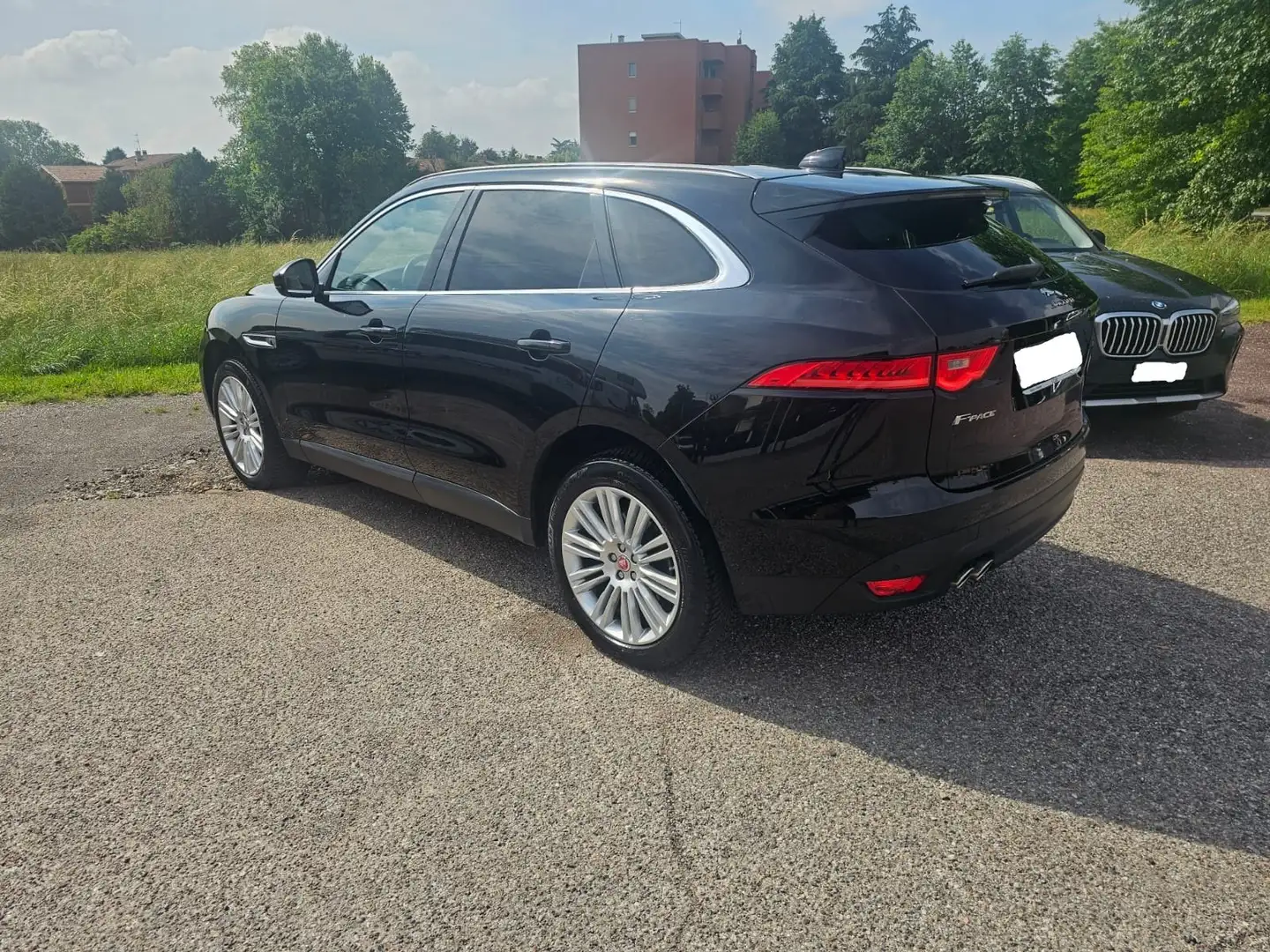Jaguar F-Pace F-Pace 2.0d awd 180cv auto Nero - 2