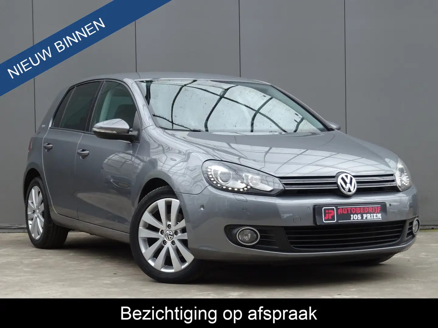 Volkswagen Golf 1.4 TSI Highline * XENON * PDC * STOELVERWARMING ! Grau - 1
