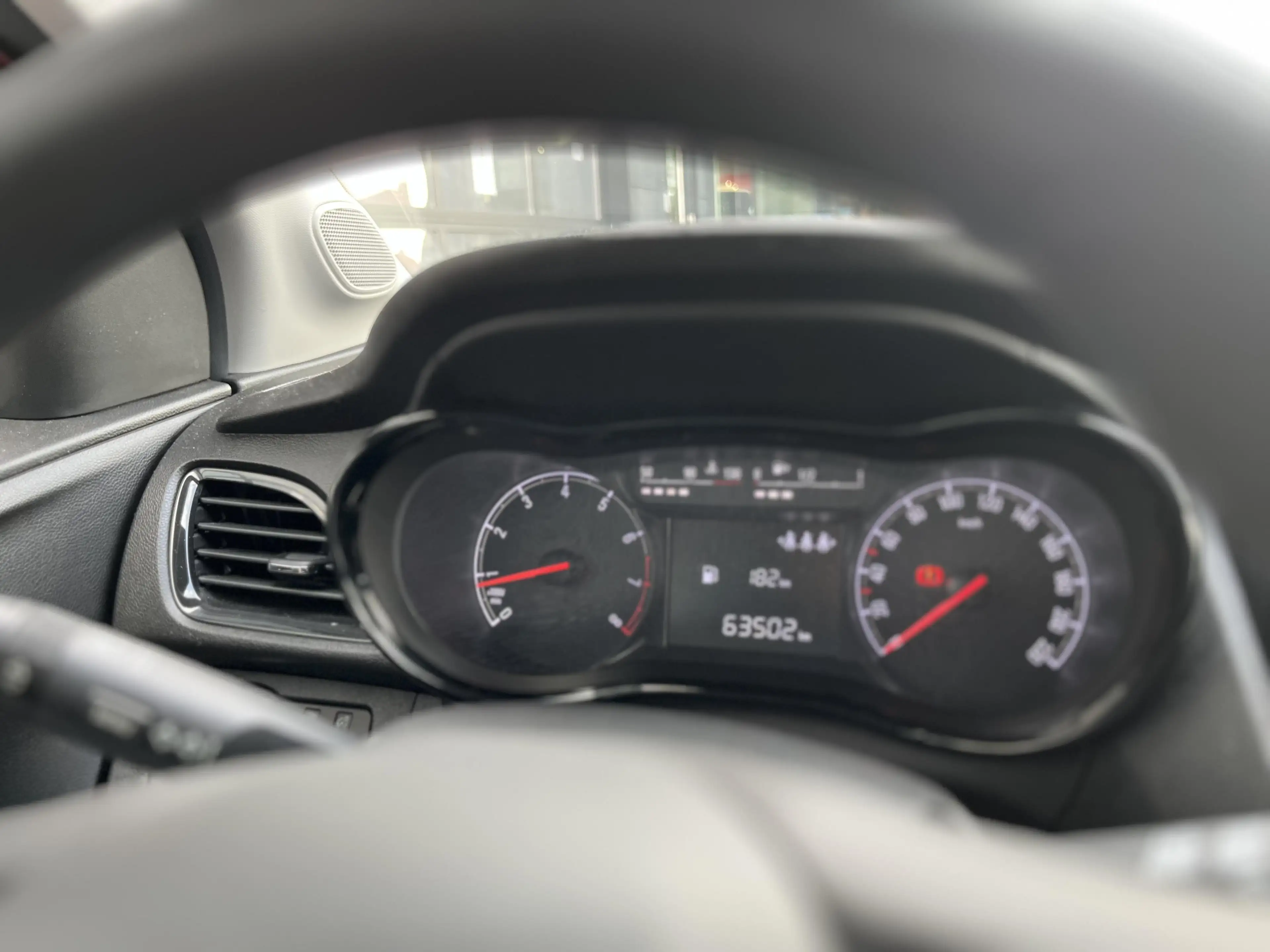 Opel Karl 1.0 ROCKS 5d 54kW — photo 9