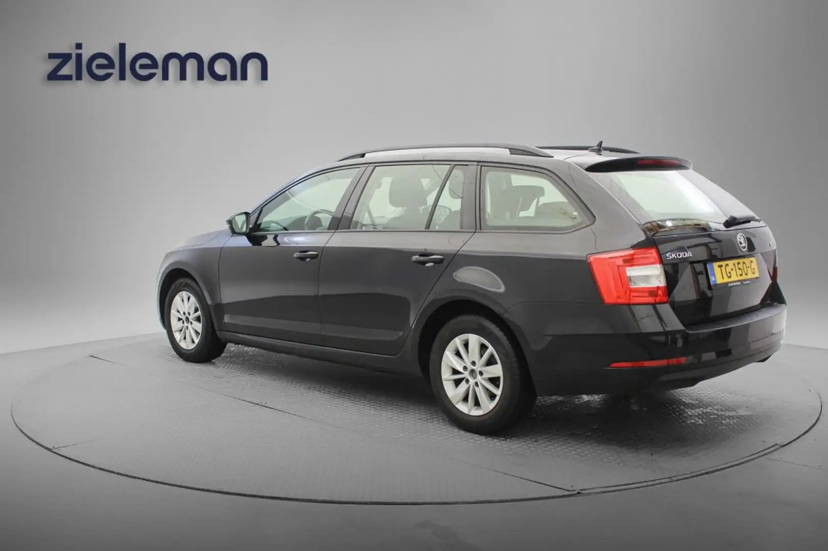 Skoda Octavia Combi 1.0 TSI Greentech Ambition Business Automaat Zwart - 2