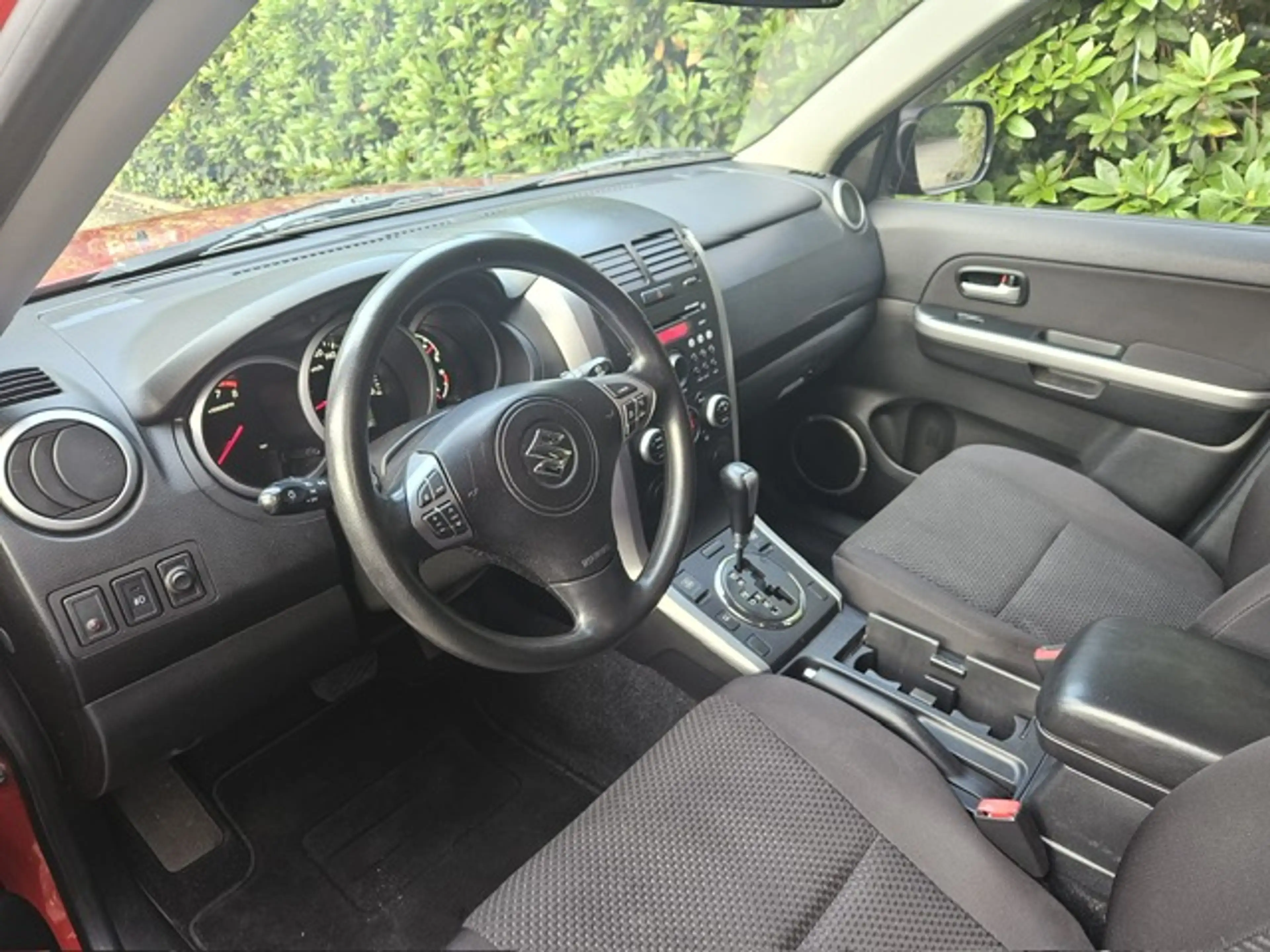 Suzuki Grand Vitara 2.4 Exclusive Trekhaak — photo 9