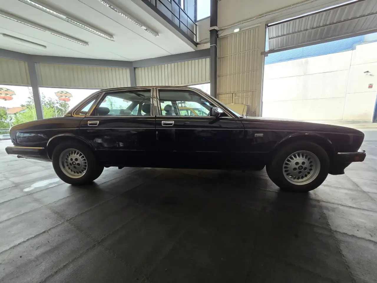 Jaguar XJ Berlina Automático de 4 Puertas, foto 2