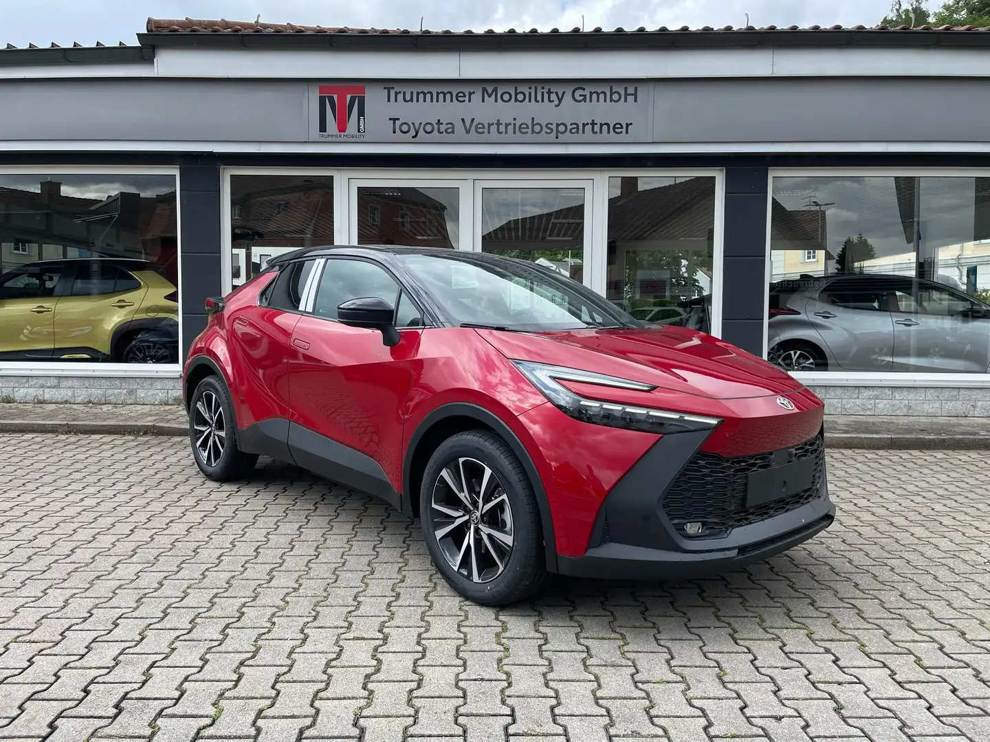 Toyota C-HR 2.0 Plug in Hybrid Teamplayer Rouge - 1