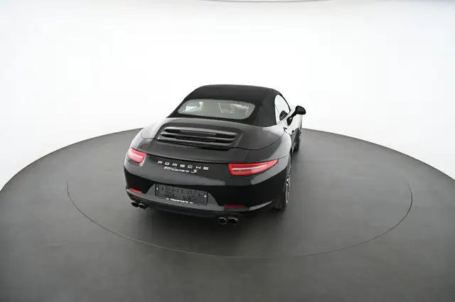 Porsche 911 view 12