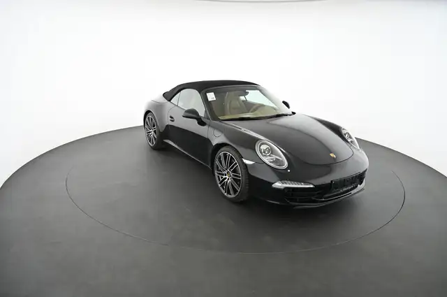 Porsche 911 view 10