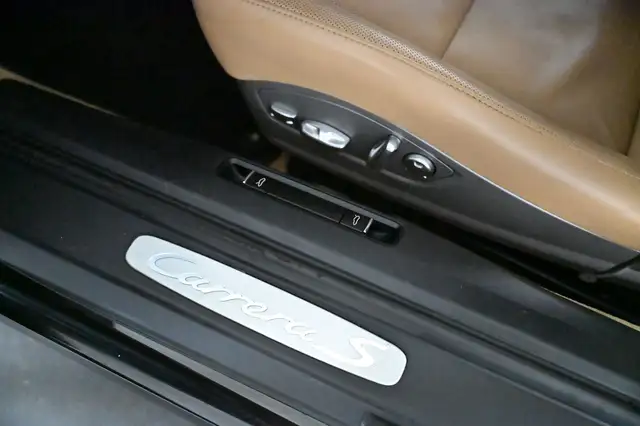 Porsche 911 view 27
