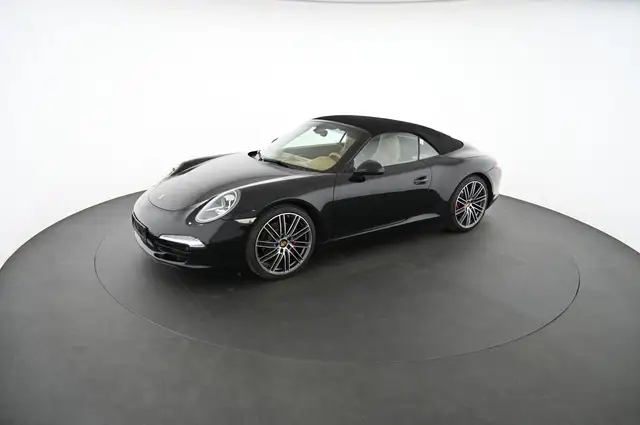 Porsche 911 view 3