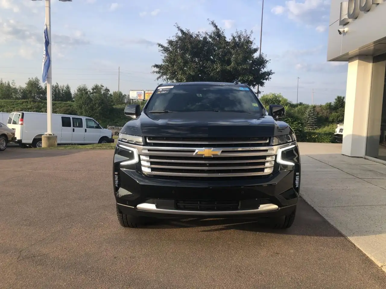 Chevrolet Suburban photo Chevrolet Suburban