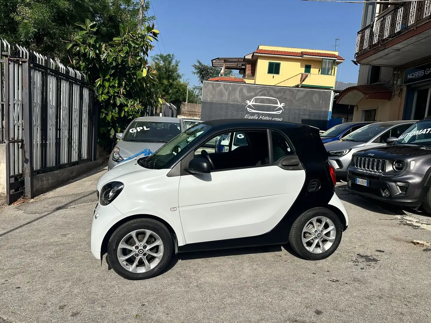 smart forTwo Fortwo III 2015 1.0 Youngster 71cv twinamic my18 Bianco - 1
