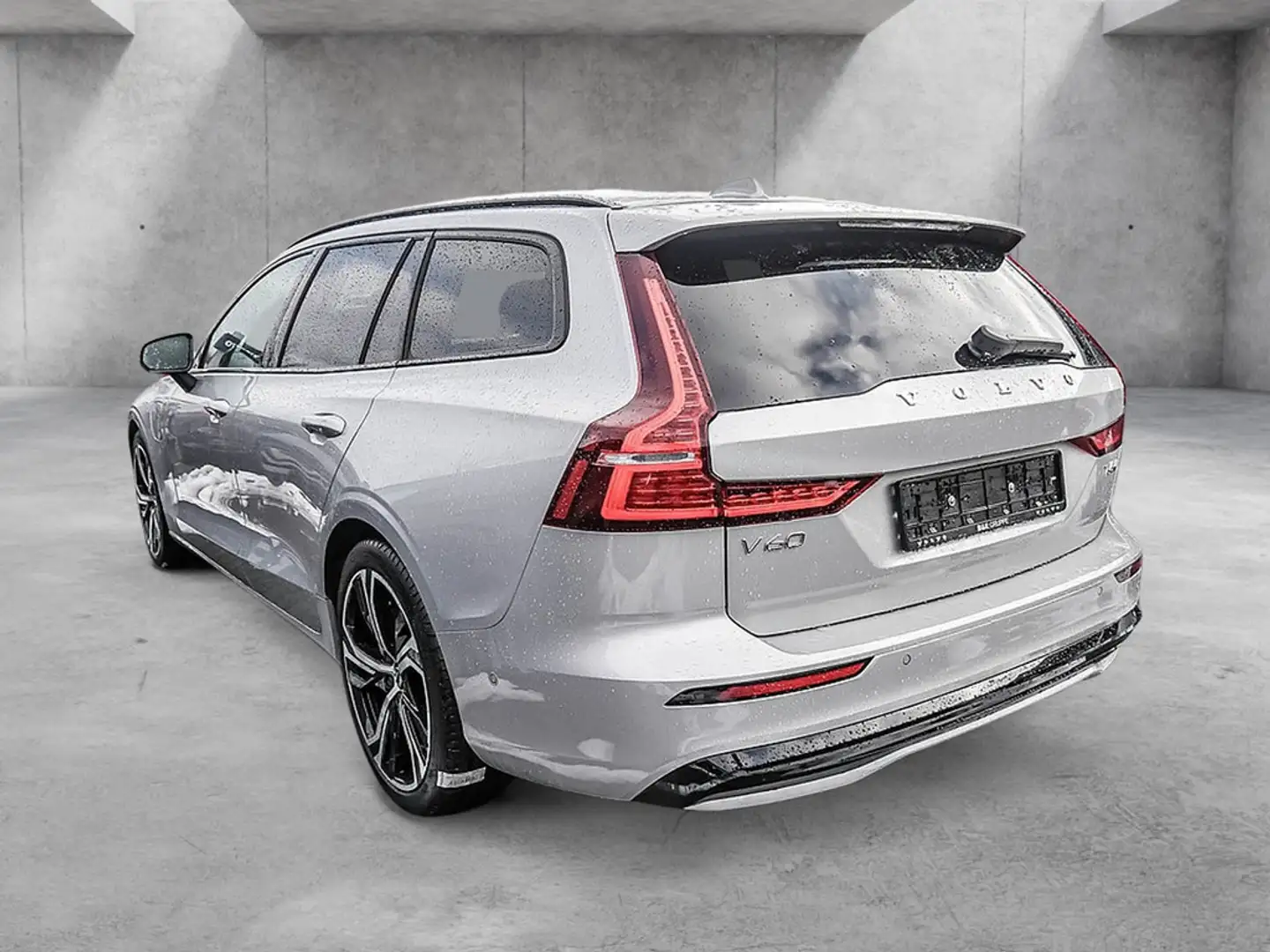 Volvo V60 Kombi 2.0 Plus Dark Recharge Plug-In Hybrid AWD Silber - 2