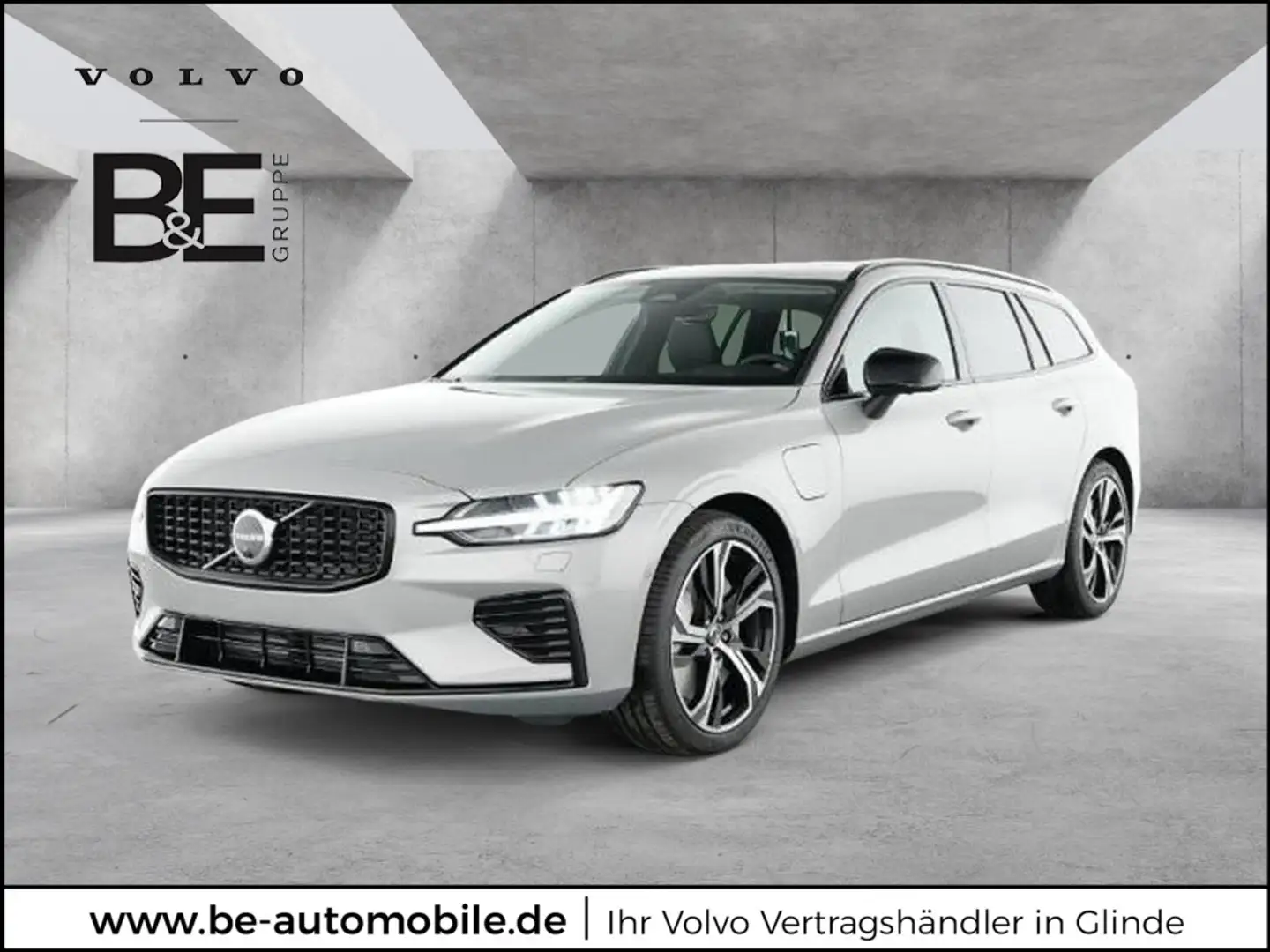 Volvo V60 T6 Plus Dark Recharge Plug-In Hybrid AWD Silber - 1
