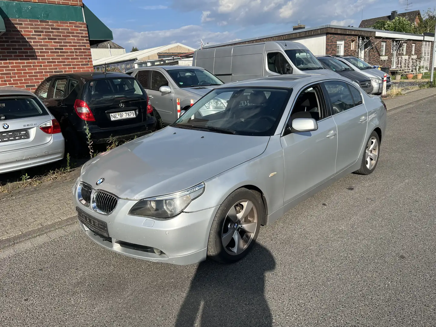 BMW 525 525d Aut.,Leder,Xenon,Schiebedach,Navi,PDC,EURO4 Plateado - 1